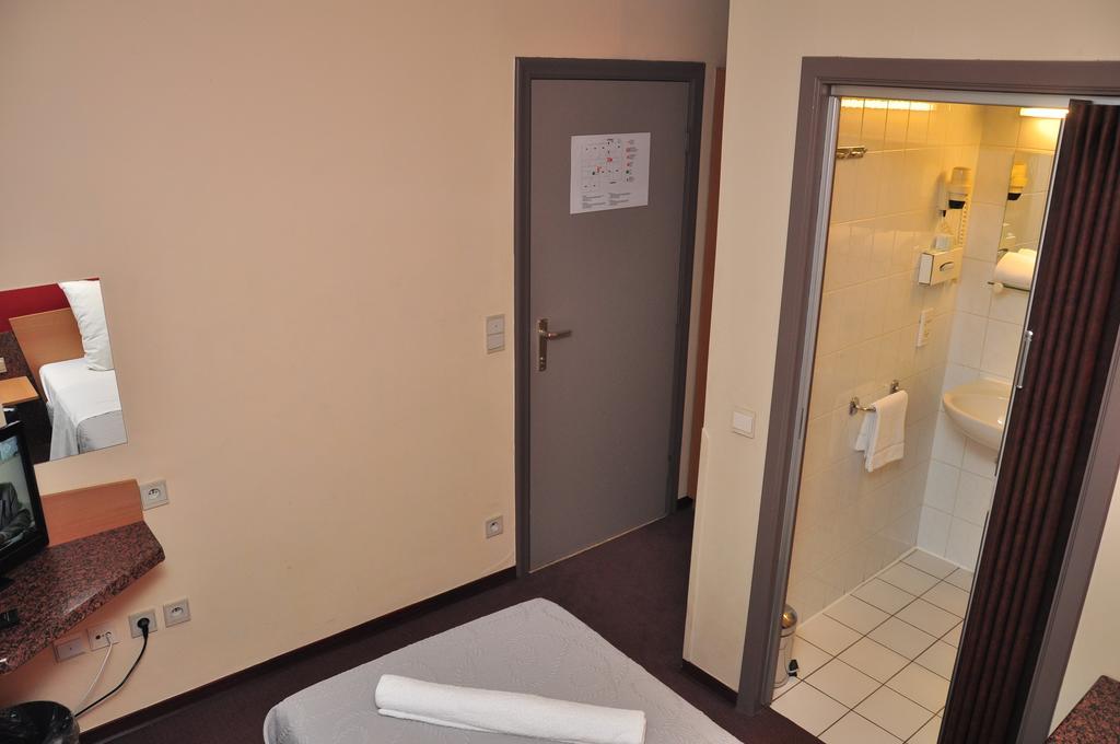 Hôtel Afrit 28 à Heusden-Zolder Chambre photo