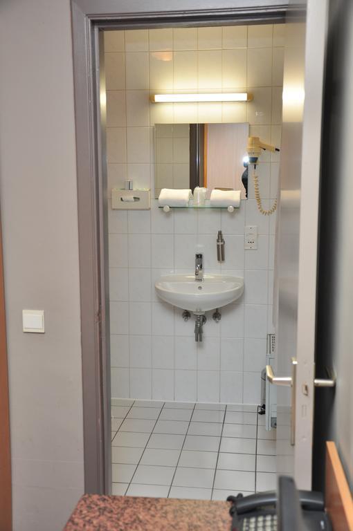 Hôtel Afrit 28 à Heusden-Zolder Chambre photo