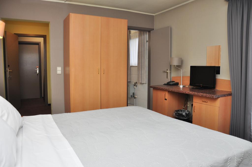 Hôtel Afrit 28 à Heusden-Zolder Chambre photo
