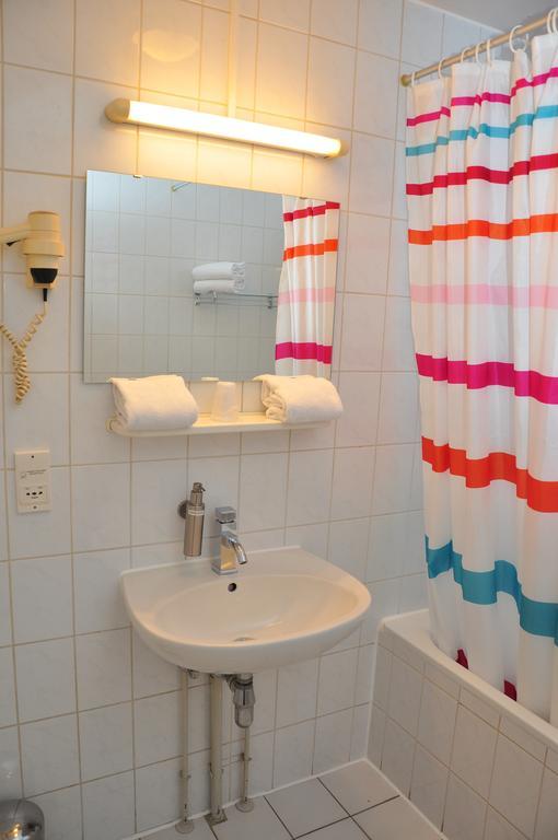 Hôtel Afrit 28 à Heusden-Zolder Chambre photo
